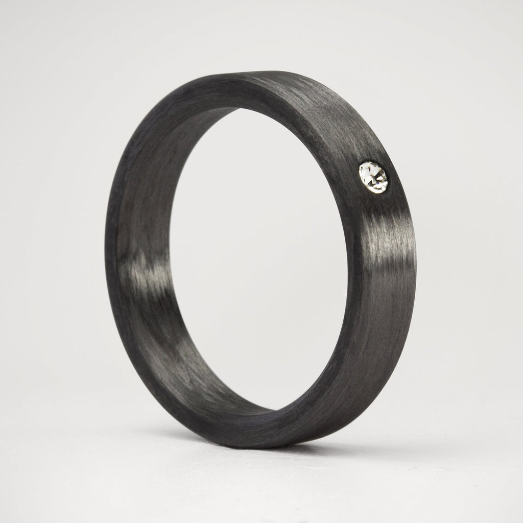 Anillo fibra de carbono cinta con cristal