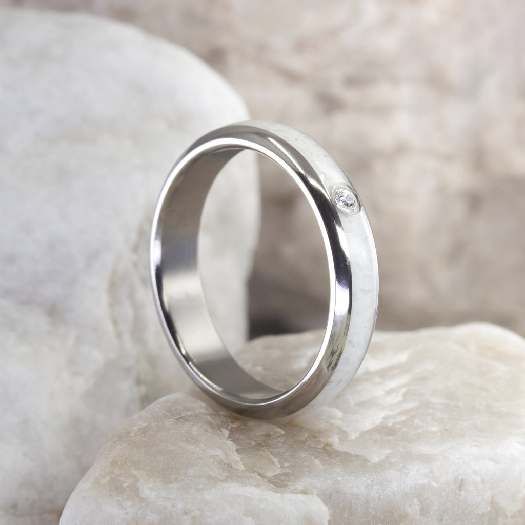 Anillo carrara media caña