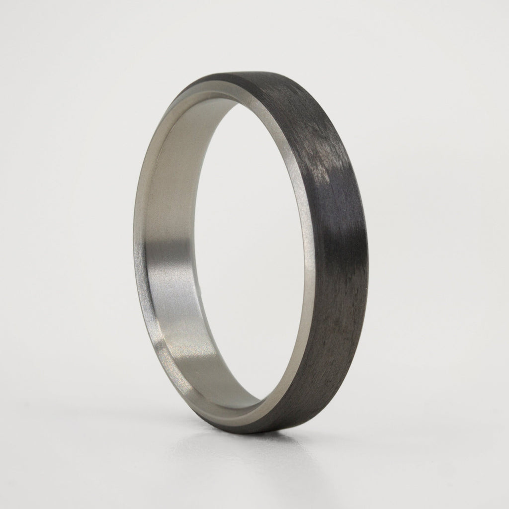 Anillo biselado fibra de carbono y titanio